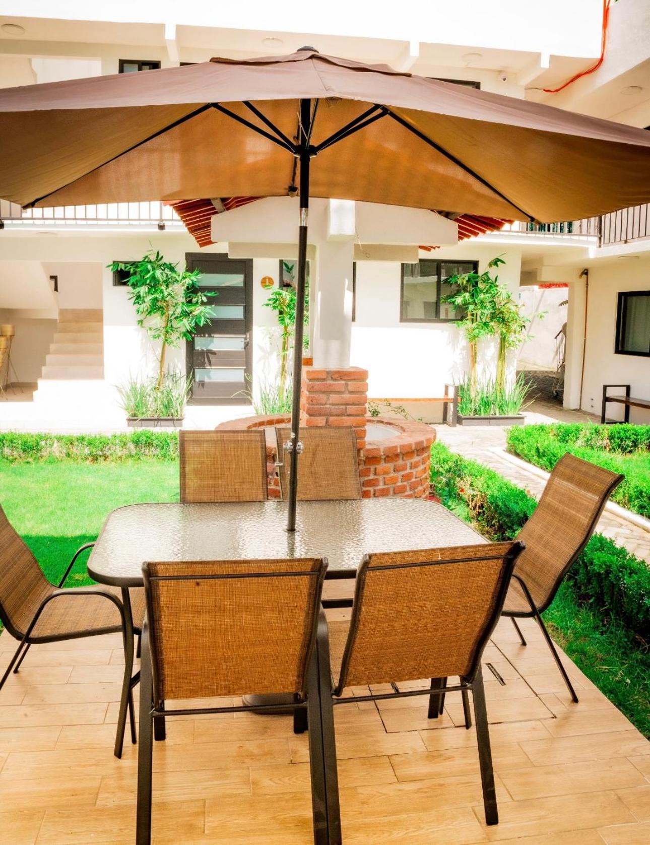 Hotel Bungalows Casa Blanca - Image 1