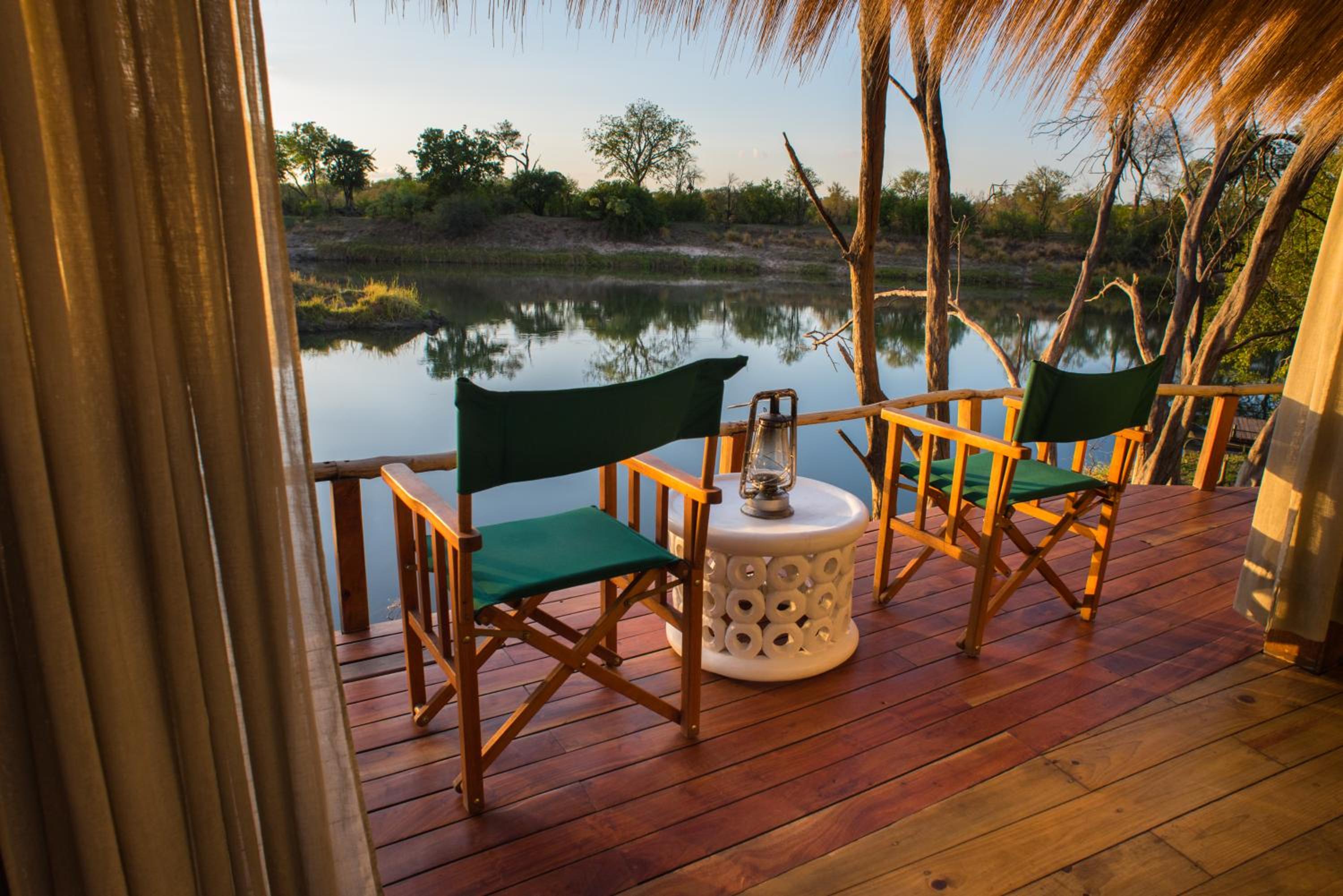 Sindabezi Island Camp