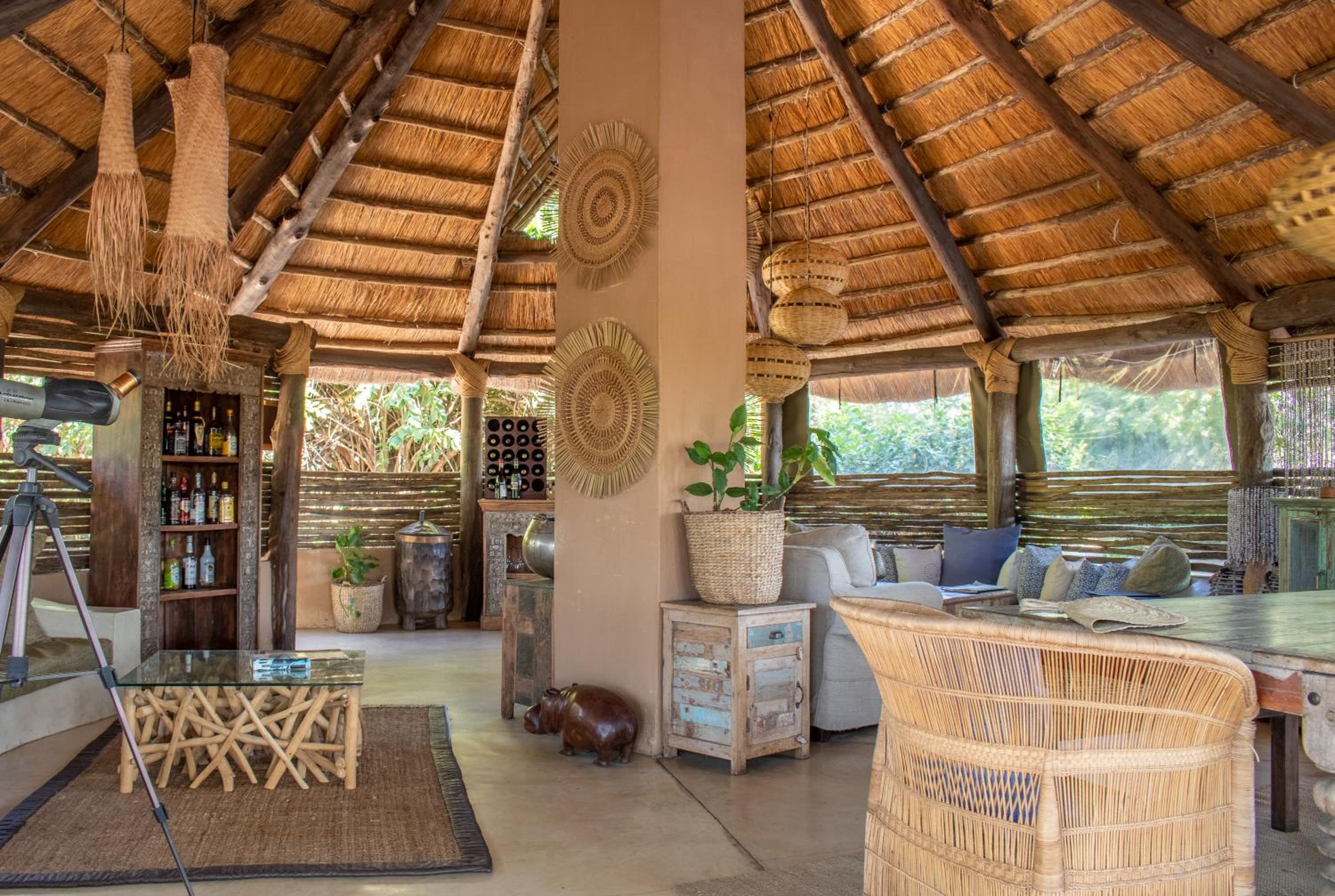 Sindabezi Island Camp