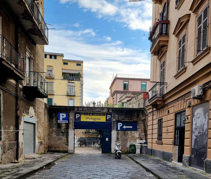 Casa comoda e centrale in quartiere storico di Napoli