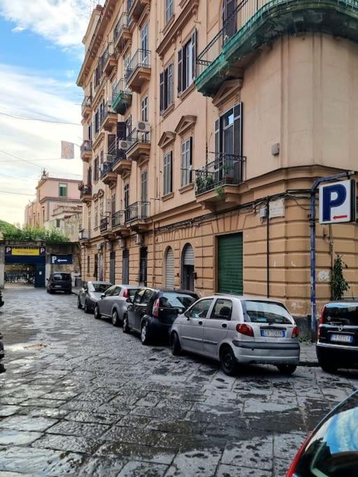 Casa comoda e centrale in quartiere storico di Napoli