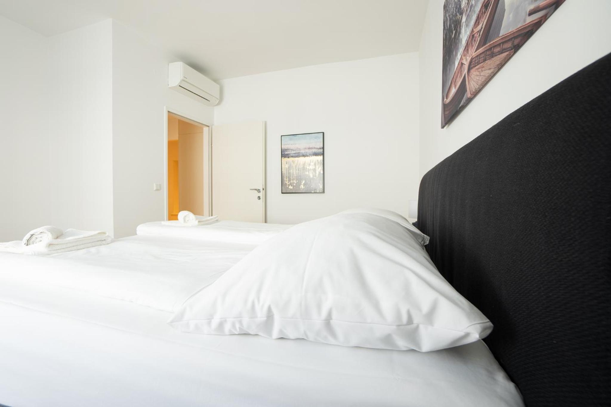 Charming Apartment with Balcony, Close to Stephansdom Cathedral