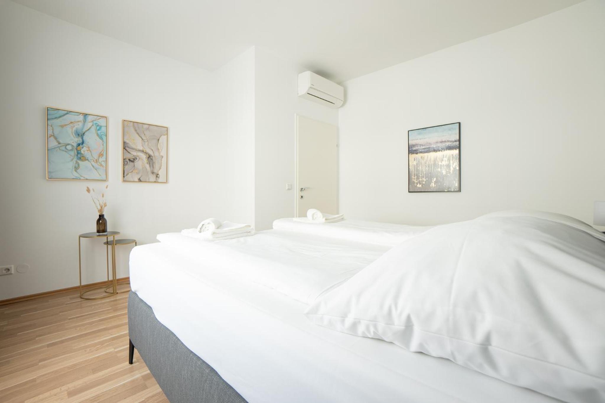 Charming Apartment with Balcony, Close to Stephansdom Cathedral