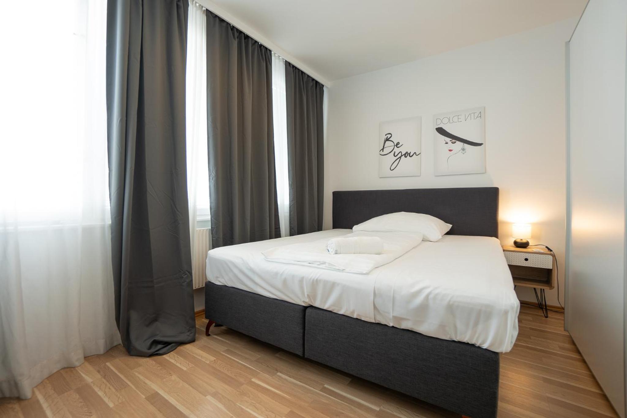 Charming Apartment with Balcony, Close to Stephansdom Cathedral