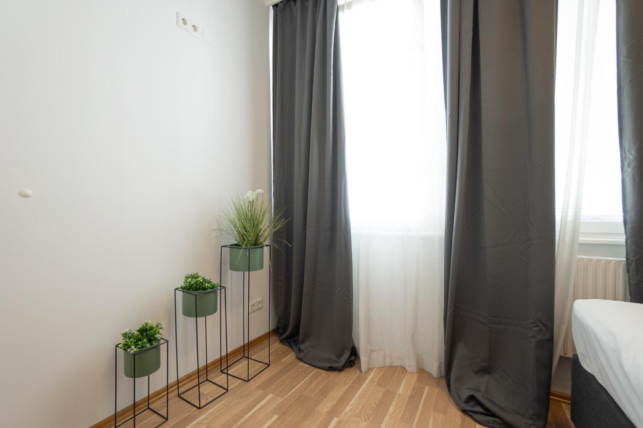 Charming Apartment with Balcony, Close to Stephansdom Cathedral