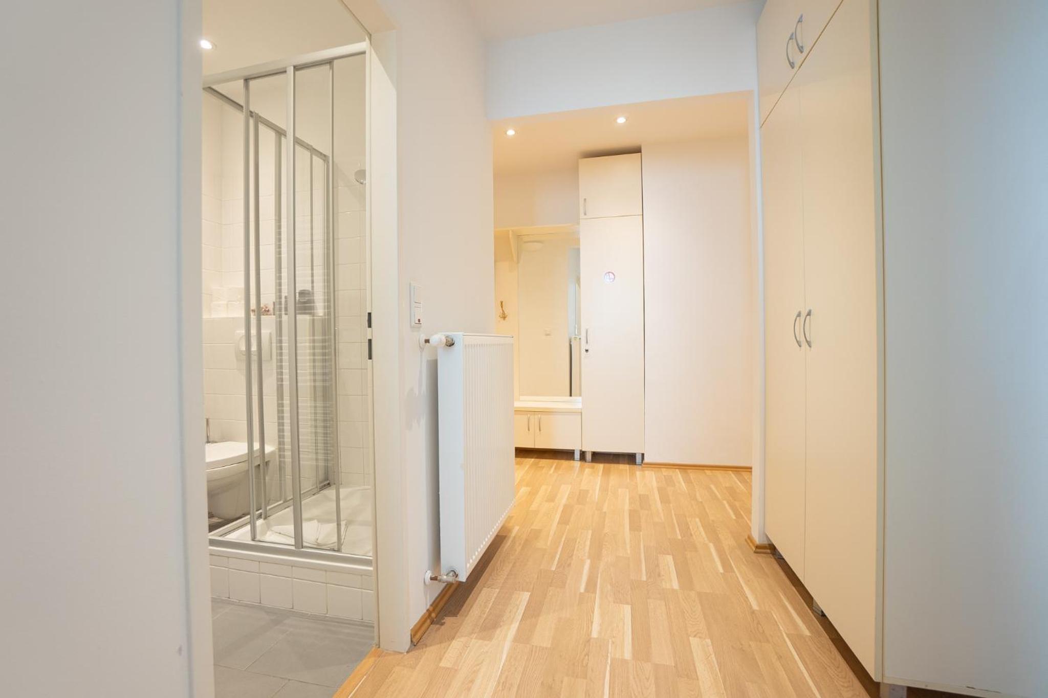 Charming Apartment with Balcony, Close to Stephansdom Cathedral