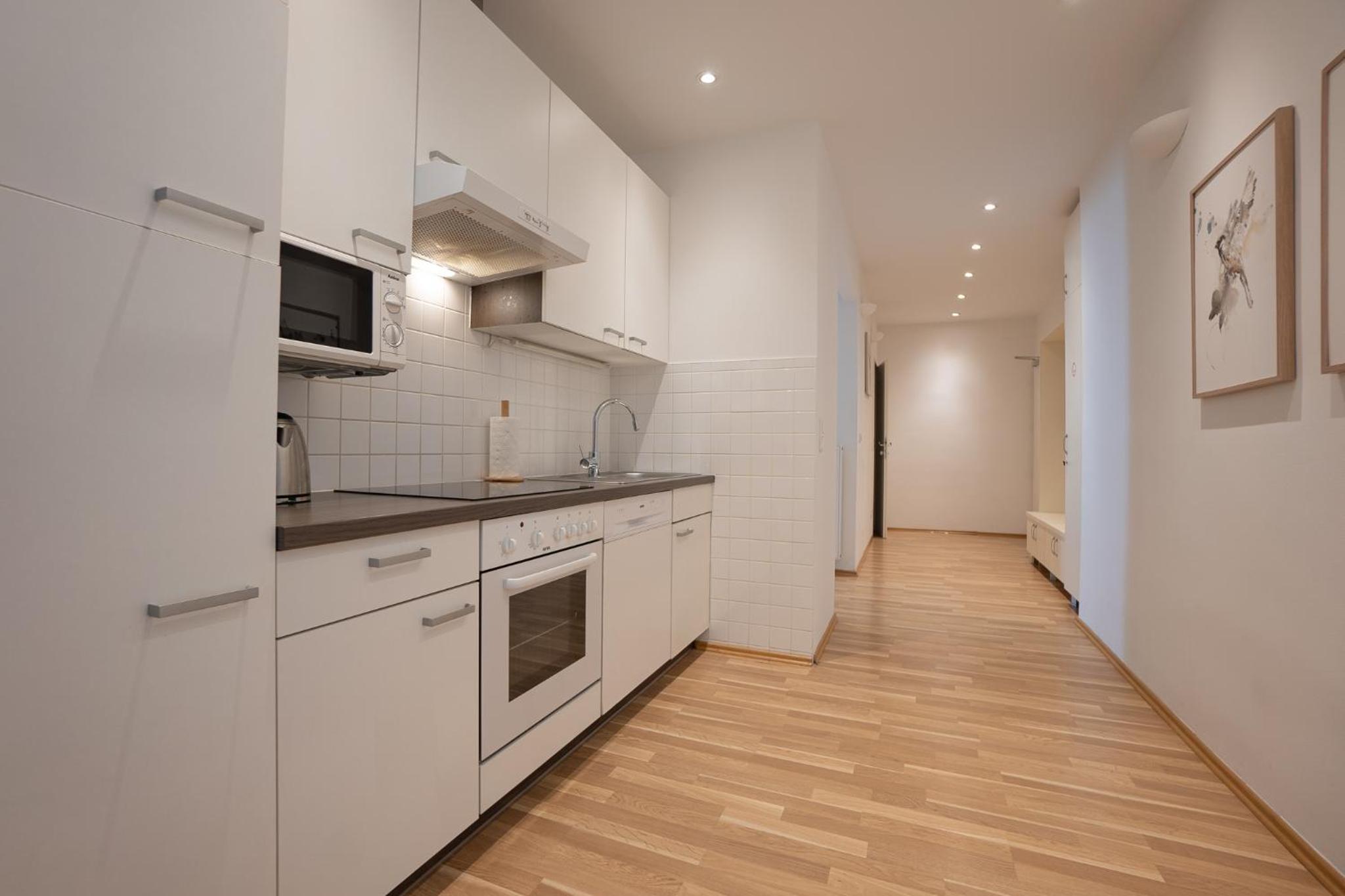 Charming Apartment with Balcony, Close to Stephansdom Cathedral