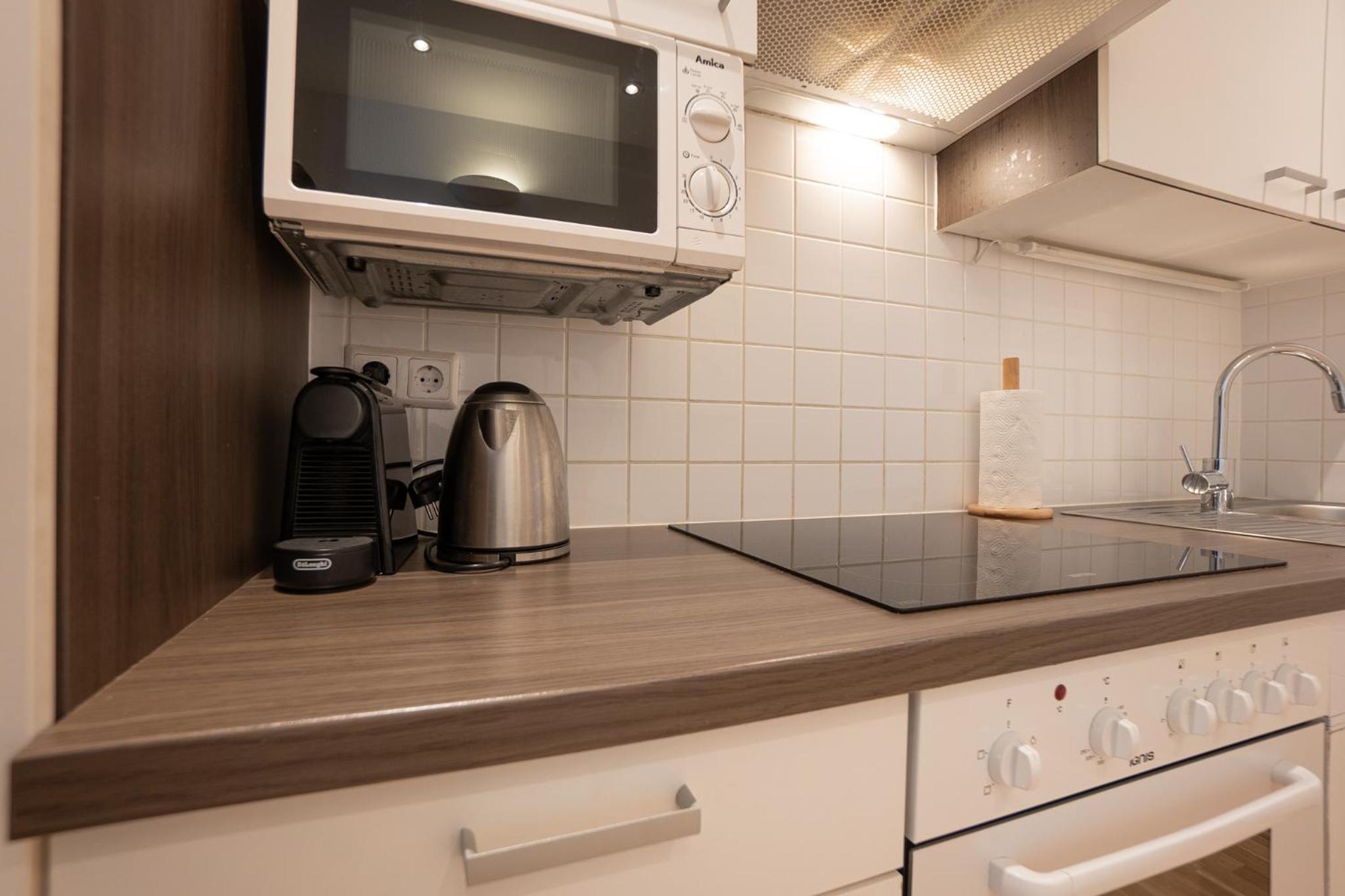 Charming Apartment with Balcony, Close to Stephansdom Cathedral