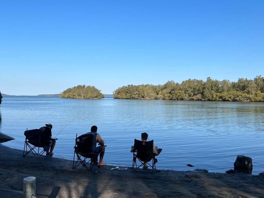Waterfront Paradise Summer Hideaway FREE BOAT FIshing Lover