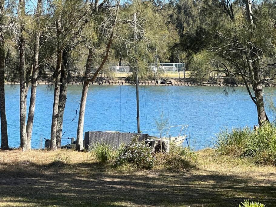 Waterfront Paradise Summer Hideaway FREE BOAT FIshing Lover