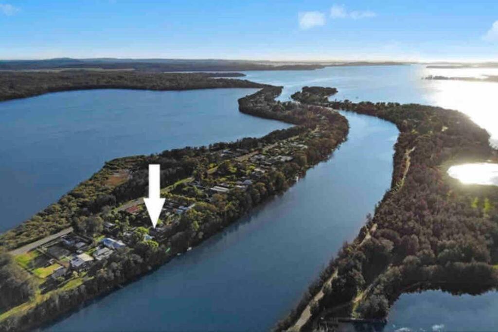Waterfront Paradise Summer Hideaway FREE BOAT FIshing Lover