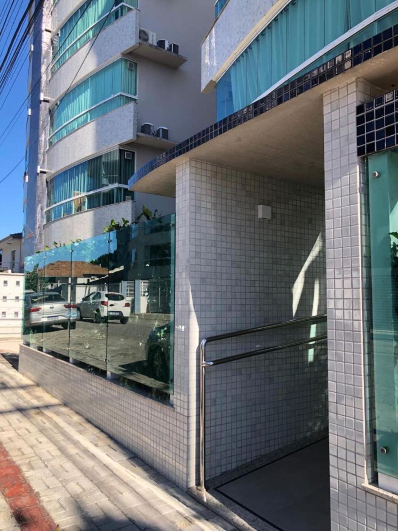 Apto Garden com 2 suítes - bombas, bombinhas-SC