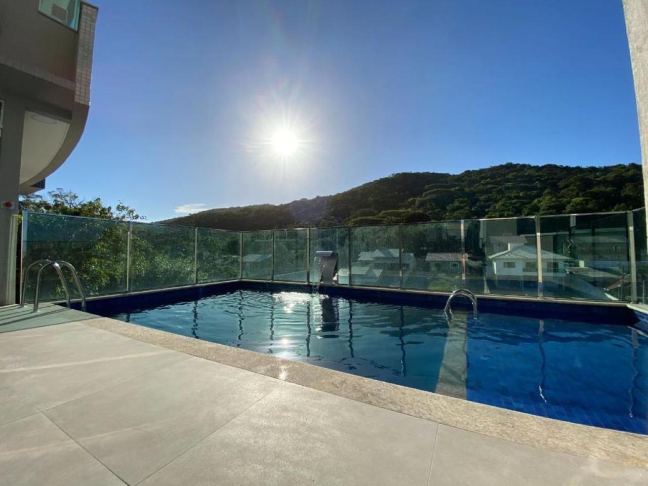 Apto Garden com 2 suítes - bombas, bombinhas-SC