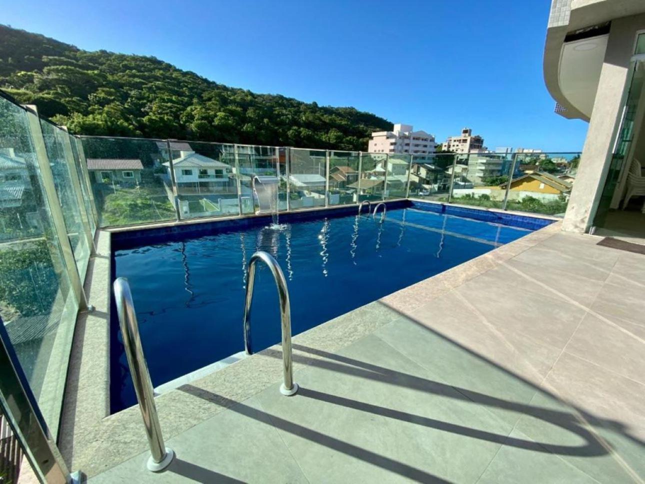 Apto Garden com 2 suítes - bombas, bombinhas-SC