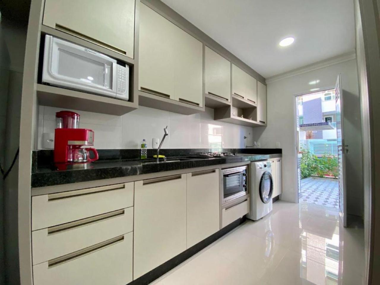 Apto Garden com 2 suítes - bombas, bombinhas-SC