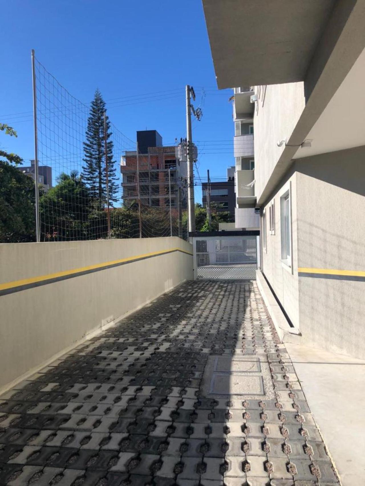 Apto Garden com 2 suítes - bombas, bombinhas-SC