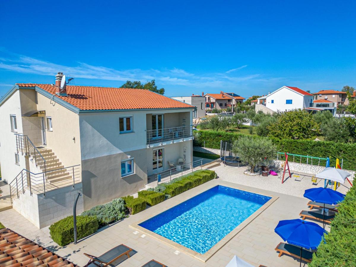 4 bedroom villa near Porec view 2
