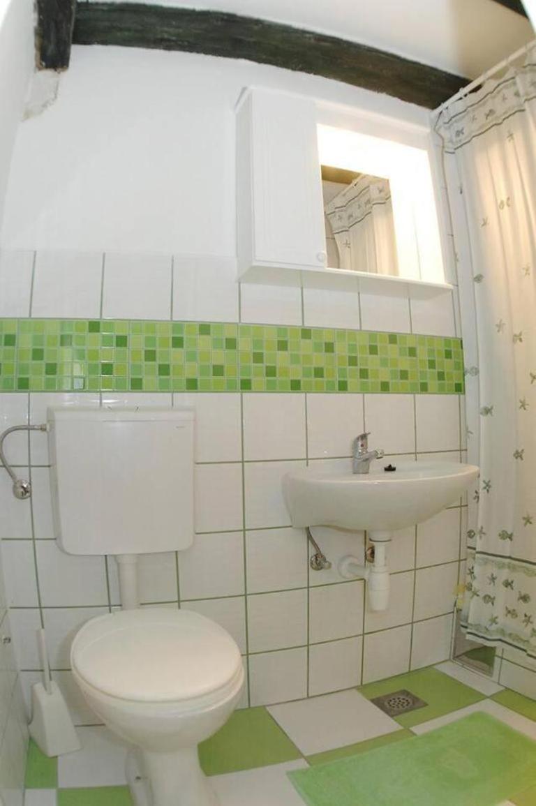 1 Bed Near Old Town - Sleeps 2 w Wifi