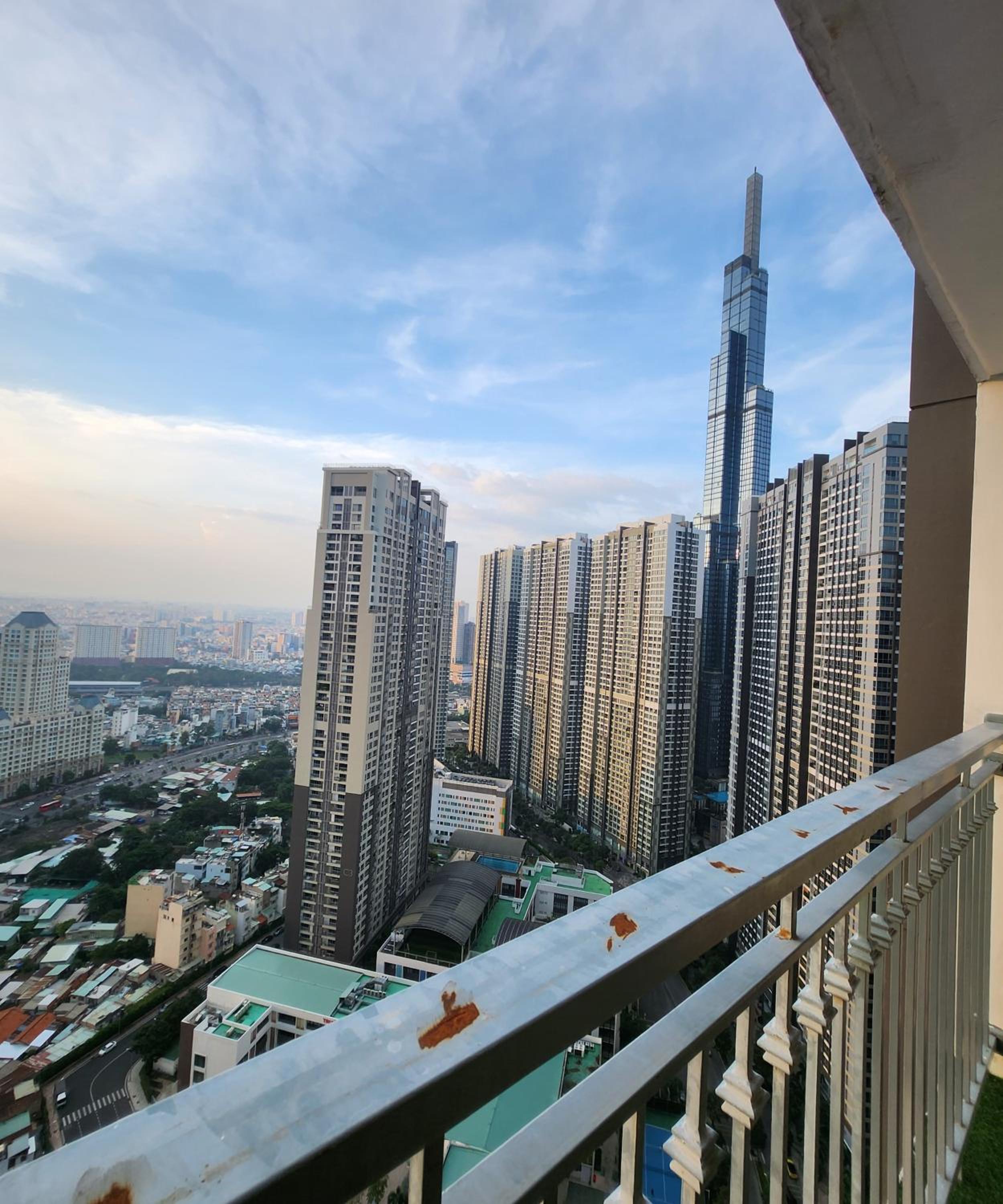 2BR Luxury SaiGon river view Landmark 81 CP Apartment