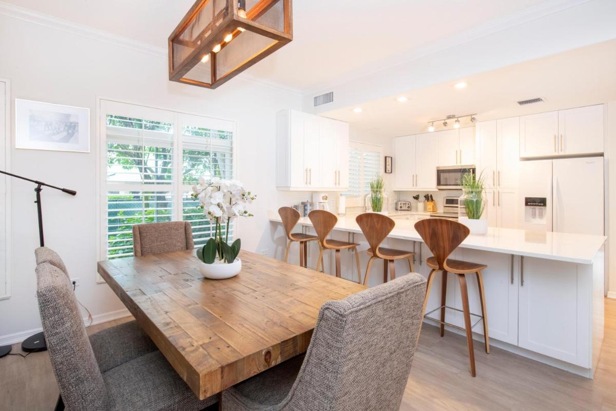 Crescent Point #9: 3Bed Condo view 3