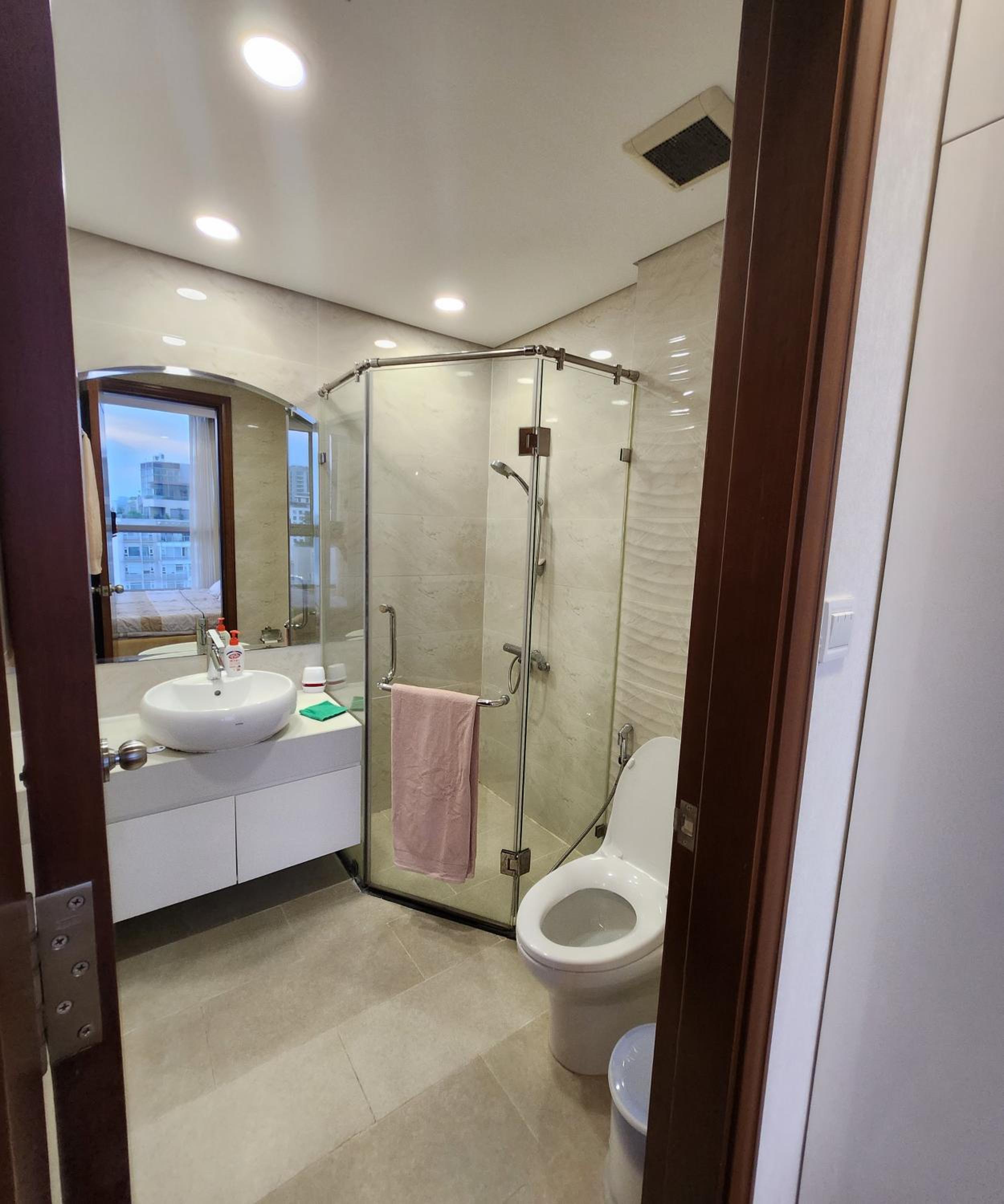 2BR Luxury SaiGon river view Landmark 81 CP Apartment