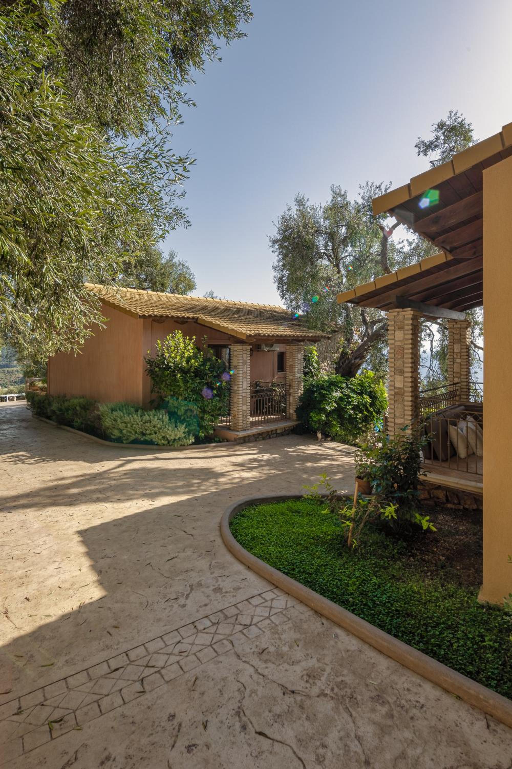 Apolis Villas & Suites Resort