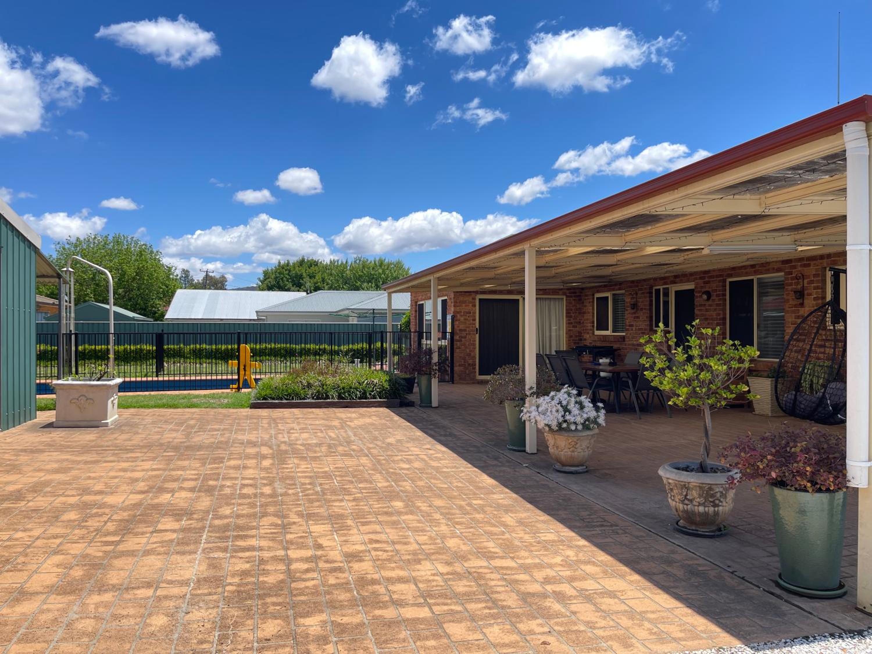 Spacious resort style property with pool in Mudgee - Rest Easy Mudgee Villa