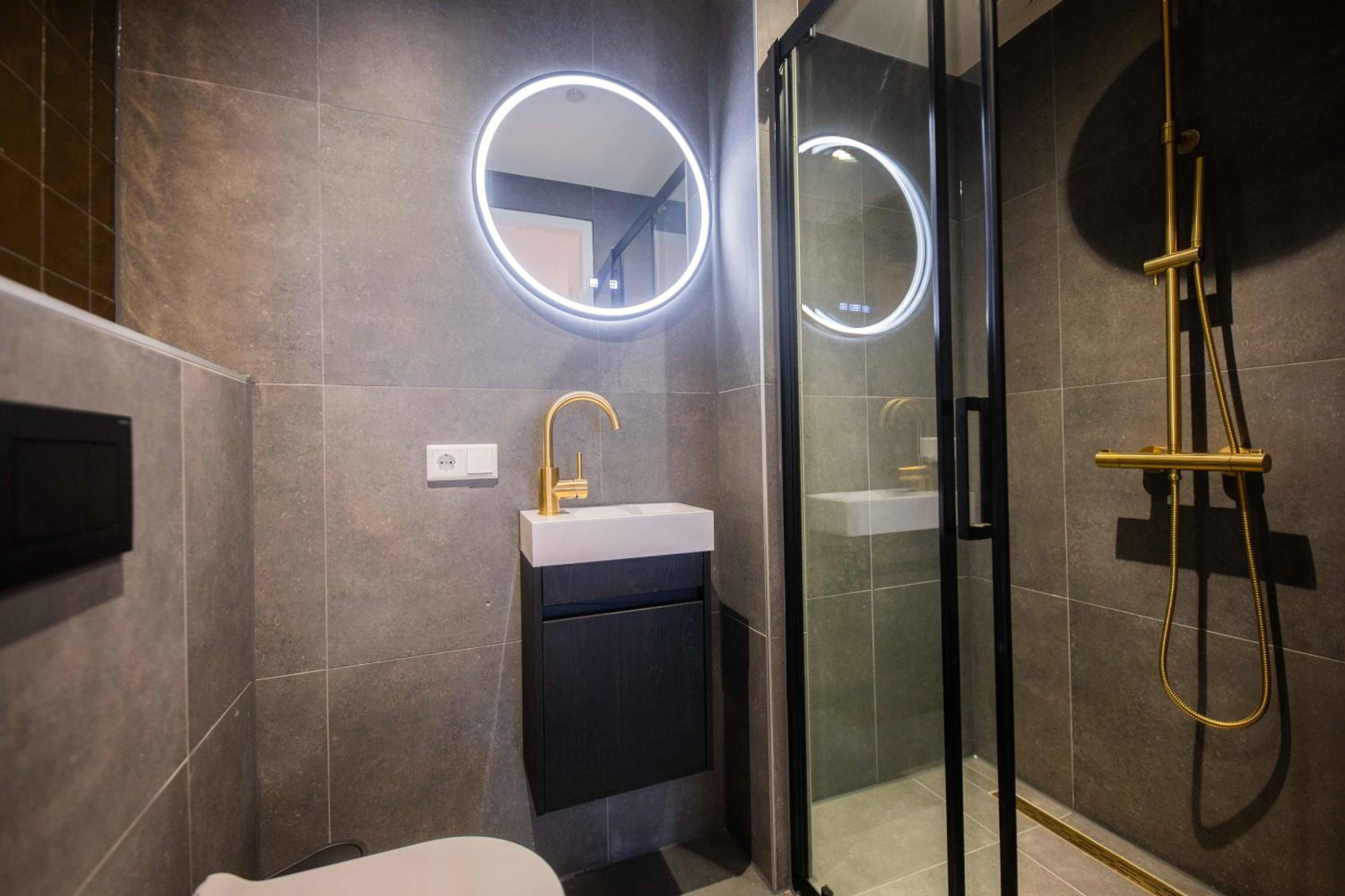 Luxurious 35m2 Designer Studio - R51A view 4