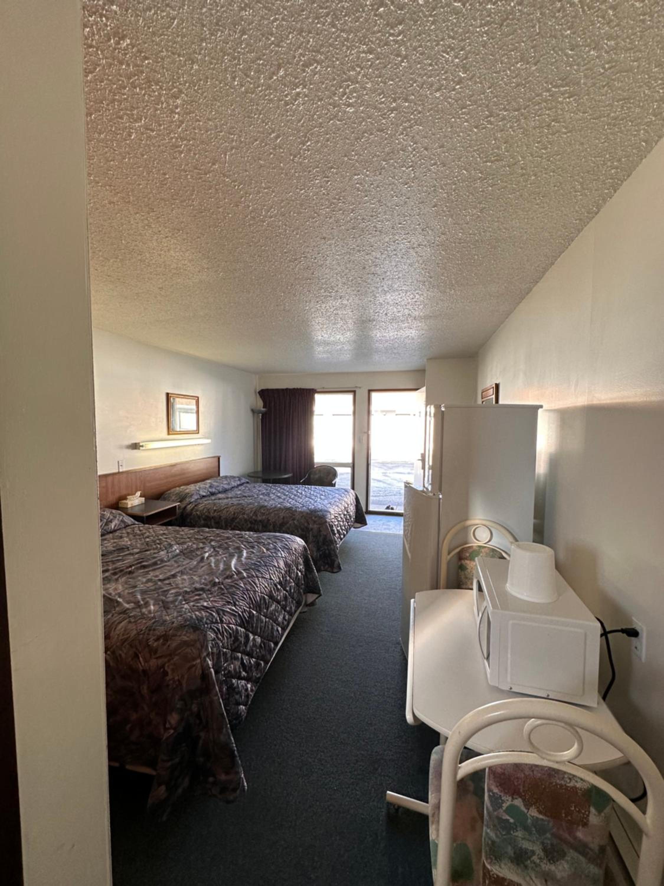 Edson Vacations - Howard Johnson by Wyndham Edson - Property Image 10