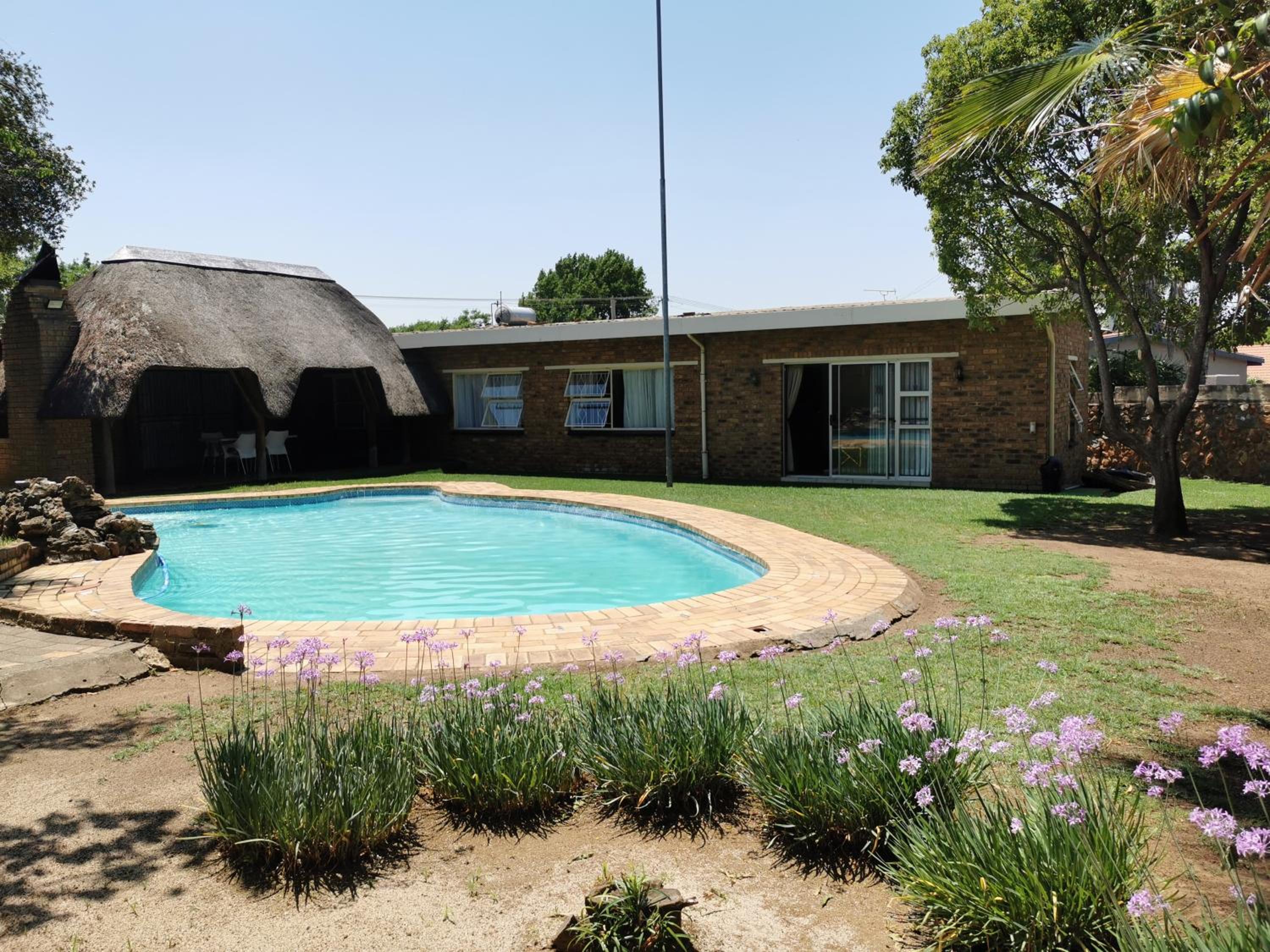 Stunning 2 Bedrooms and 2 Bathroom No loadshedding