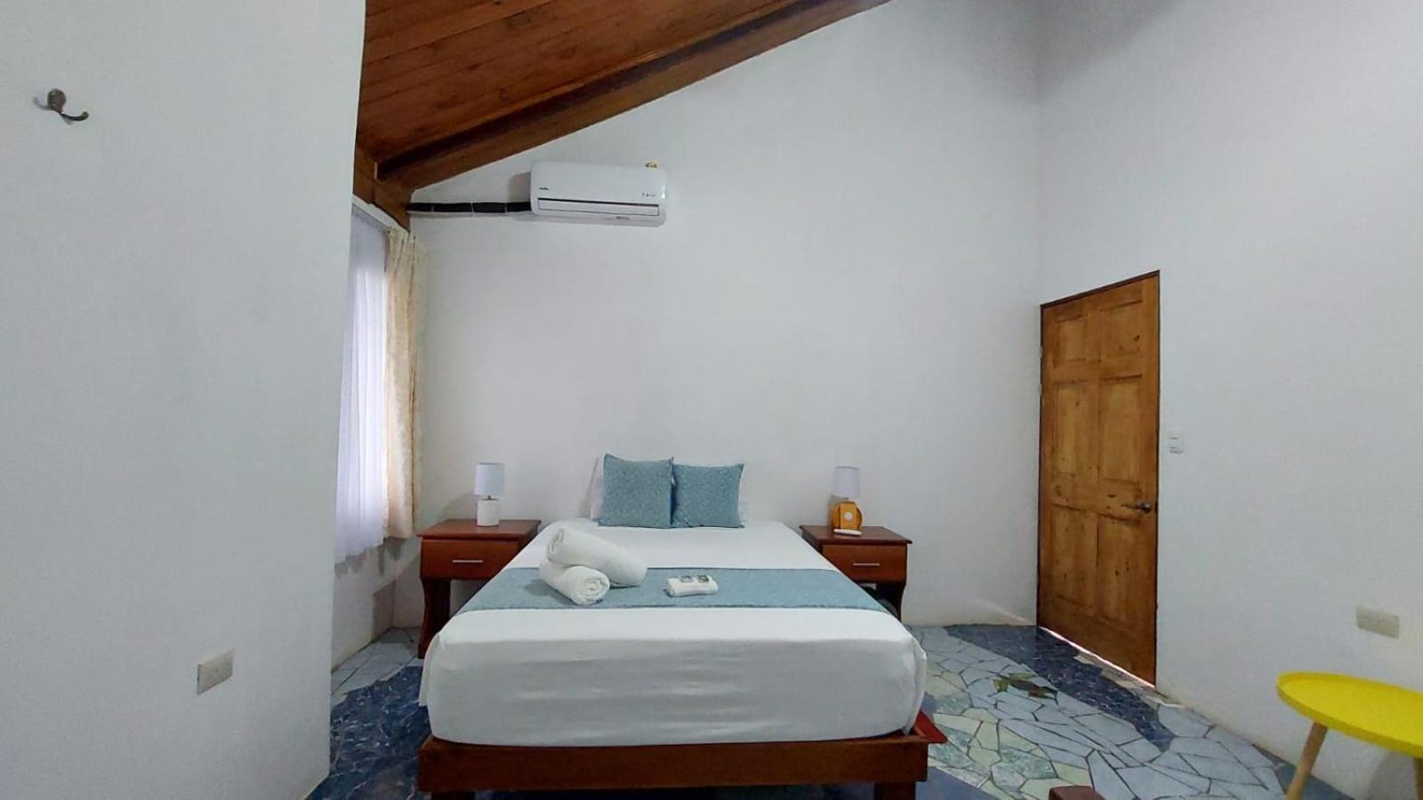 Hospedaje Casa THIREMA Tortuguero