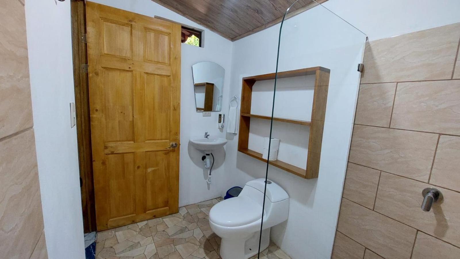 Hospedaje Casa THIREMA Tortuguero