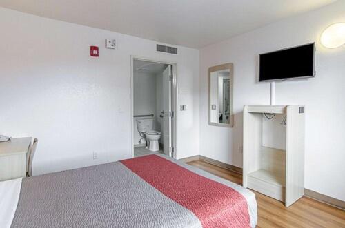 Rock Springs Vacations - Motel 6-Rock Springs, WY - Property Image 5