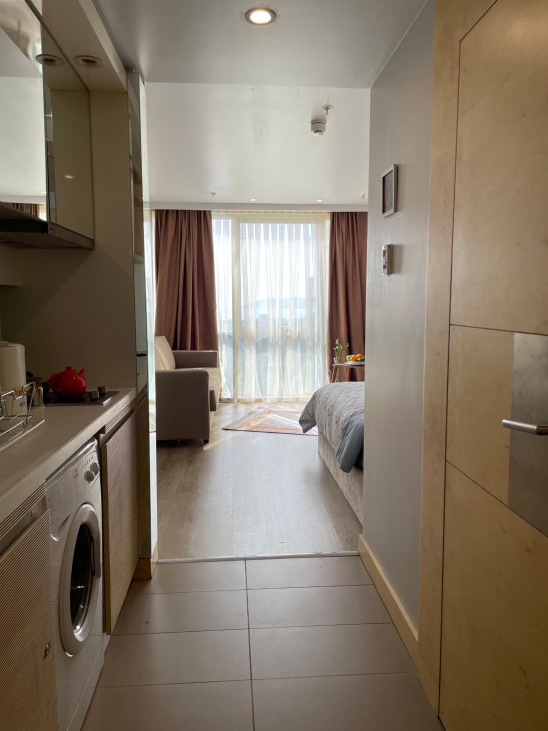 studio apt with Incredible view of the sea near metro station