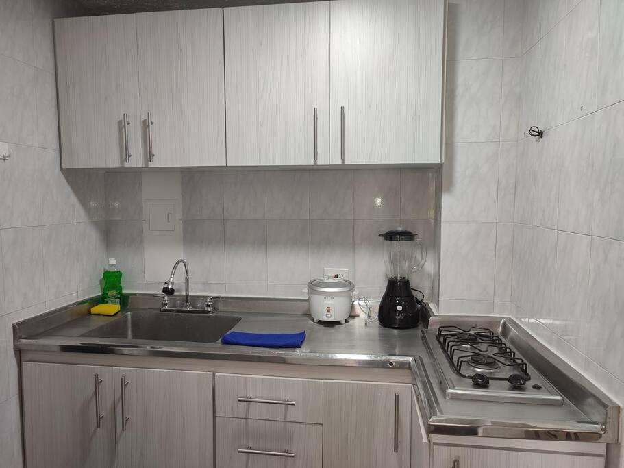 Fresco y acogedor apartamento cerca al terminal103