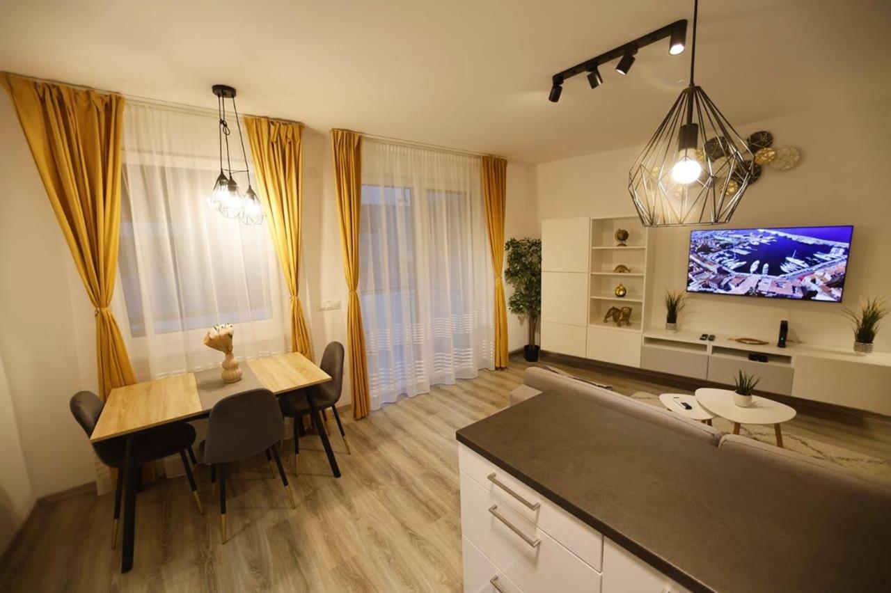 Budapest Flamingo Central Home Stay - Balcony, AC, Downtown view 5