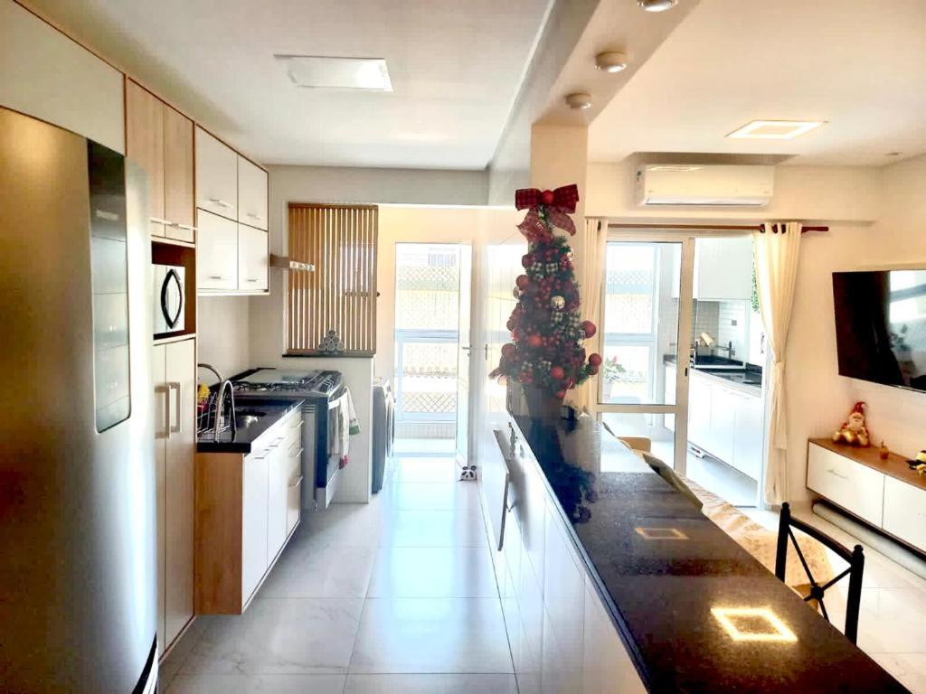 Lindo apartamento com varanda gourmet