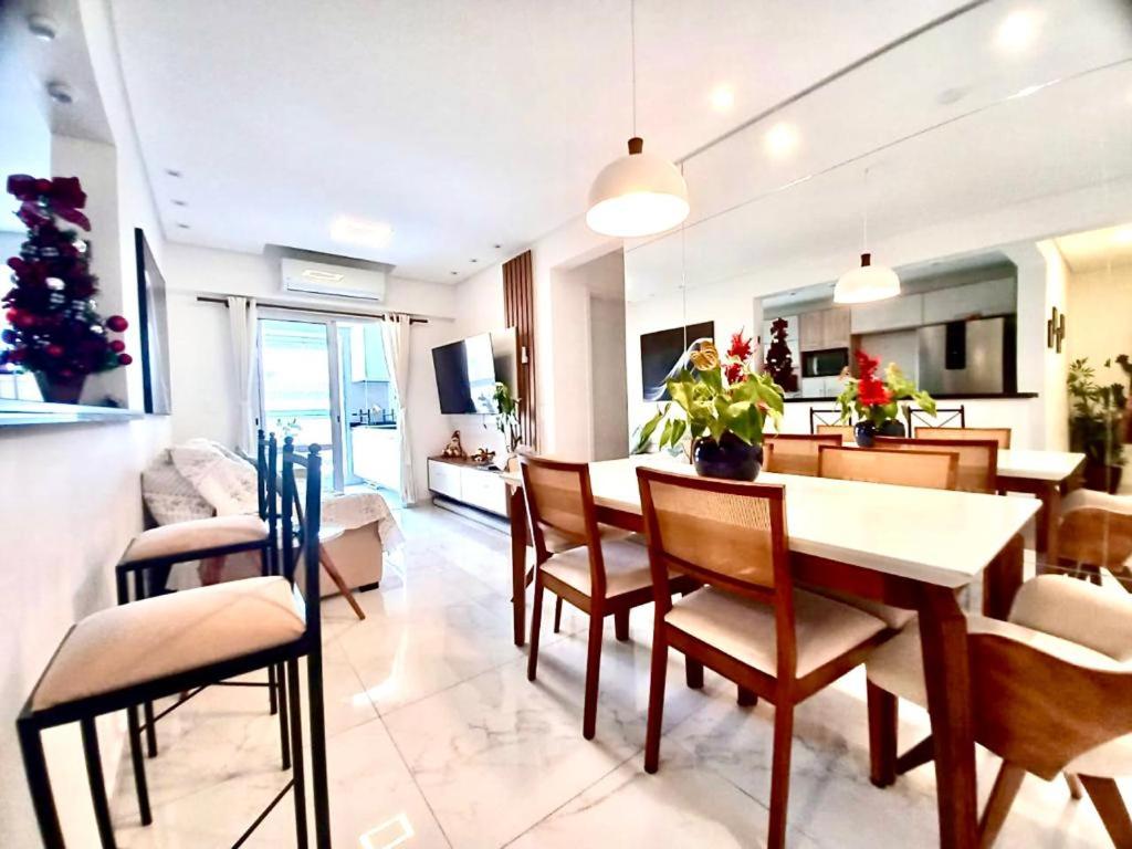 Lindo apartamento com varanda gourmet