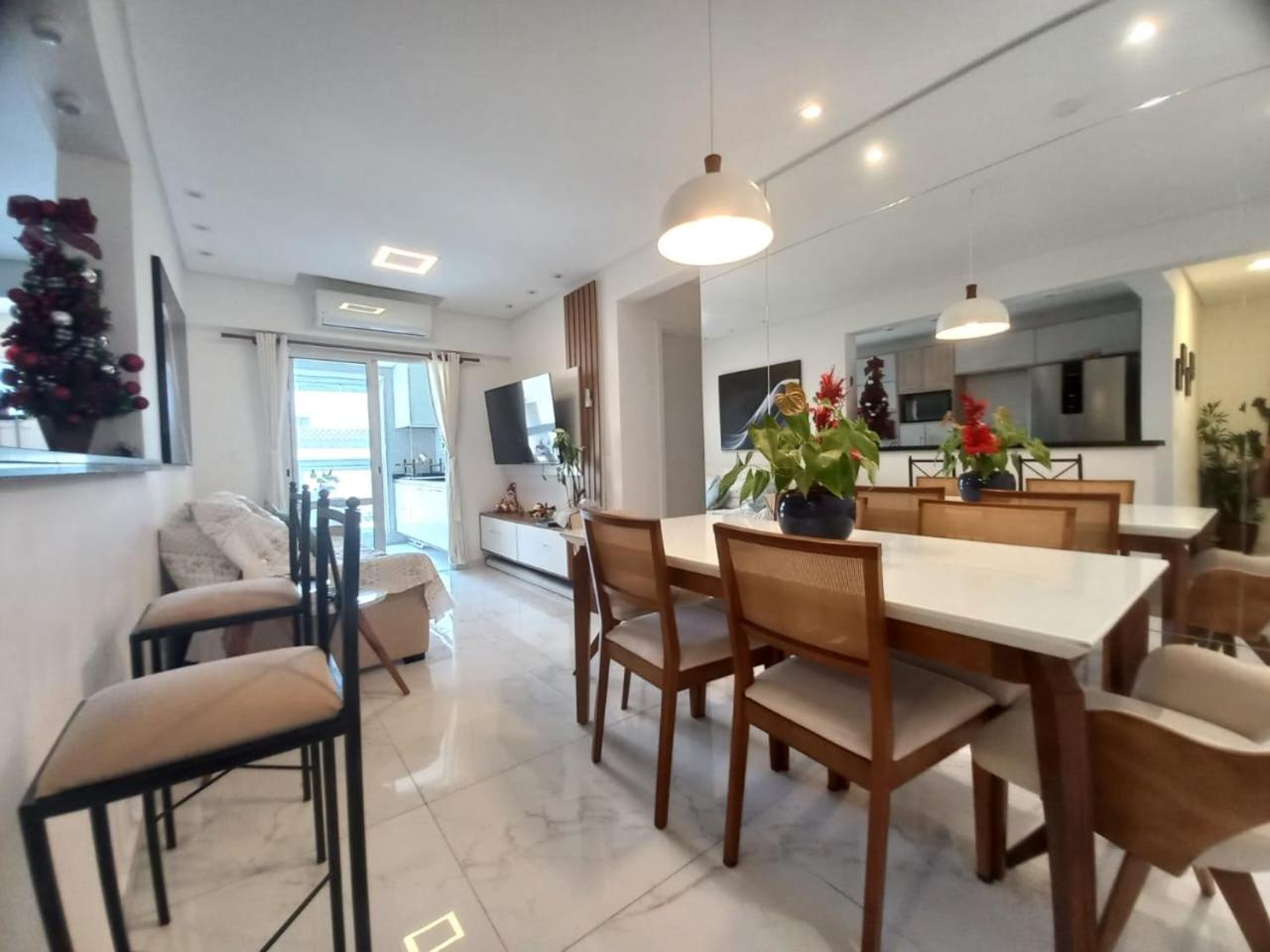 Lindo apartamento com varanda gourmet