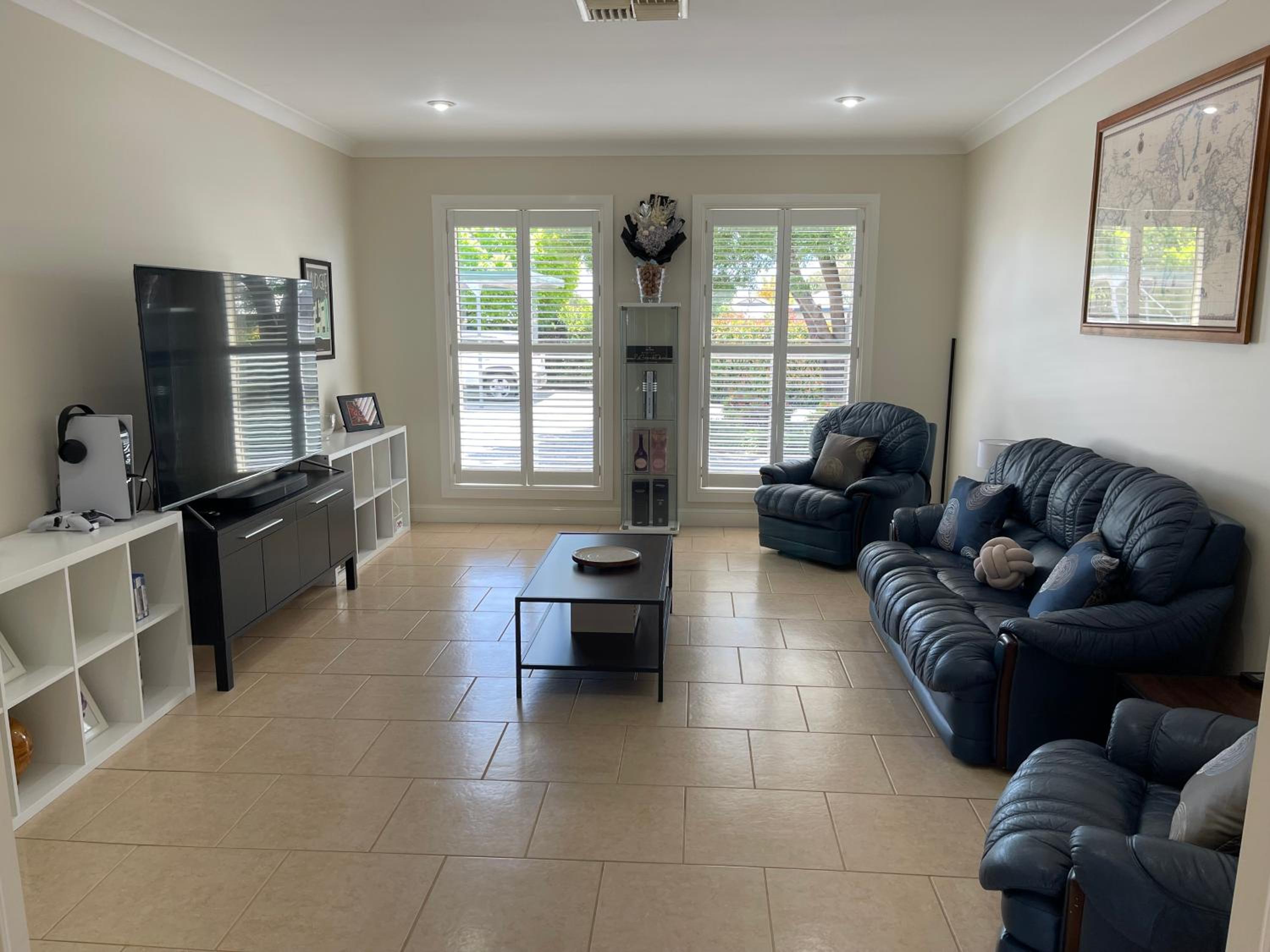 Spacious resort style property with pool in Mudgee - Rest Easy Mudgee Villa