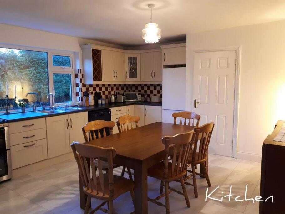Family Home, 20 mins from Youghal Beach