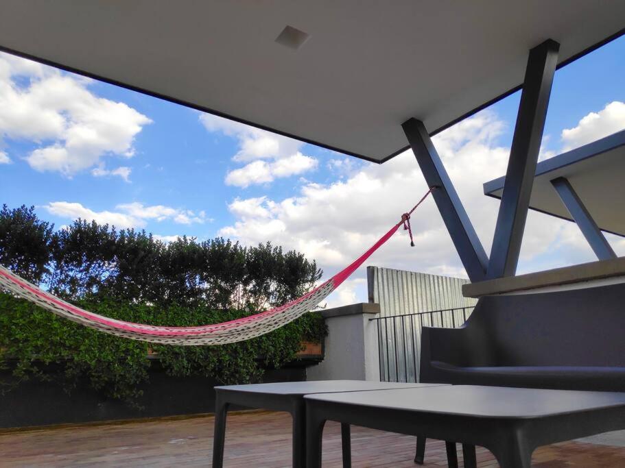 Comfy, Intimate Apartment with a Haunting Terrace photo 2