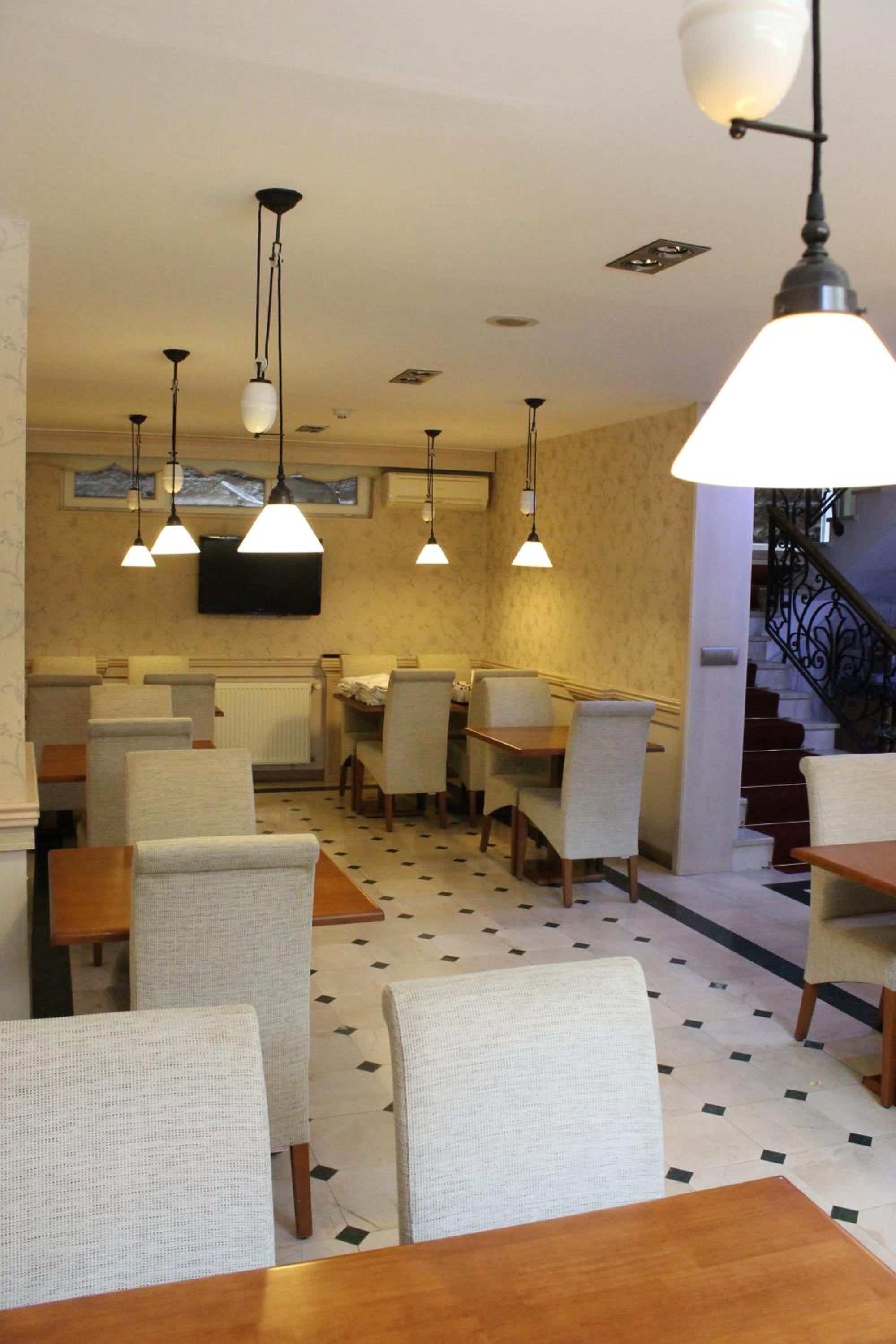 Hotel Novano - Image 18