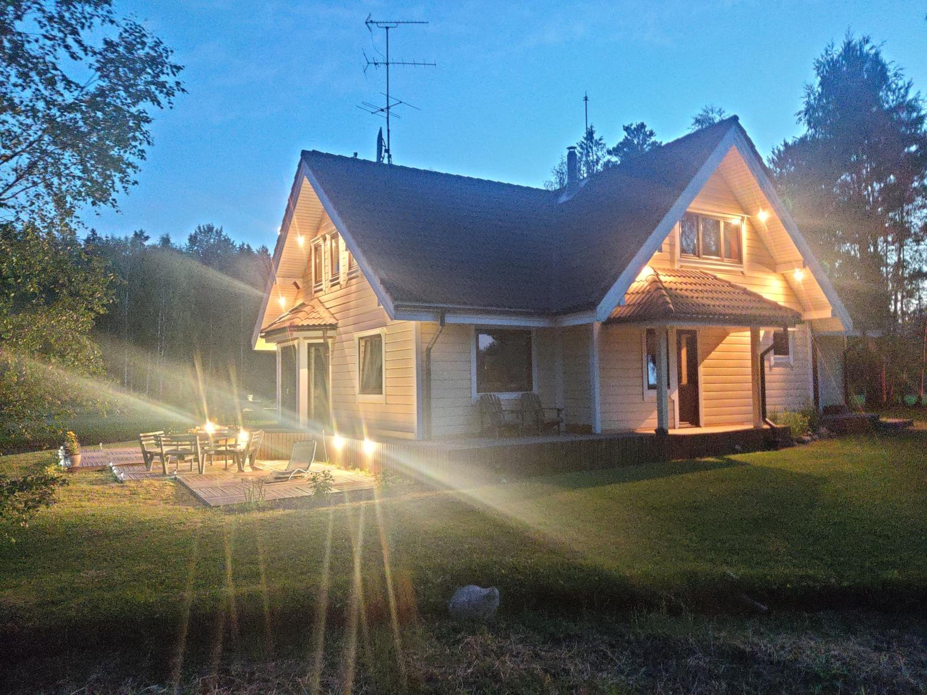Viesu un ciemiņu brīvdienu māja Villa VĒJROZES