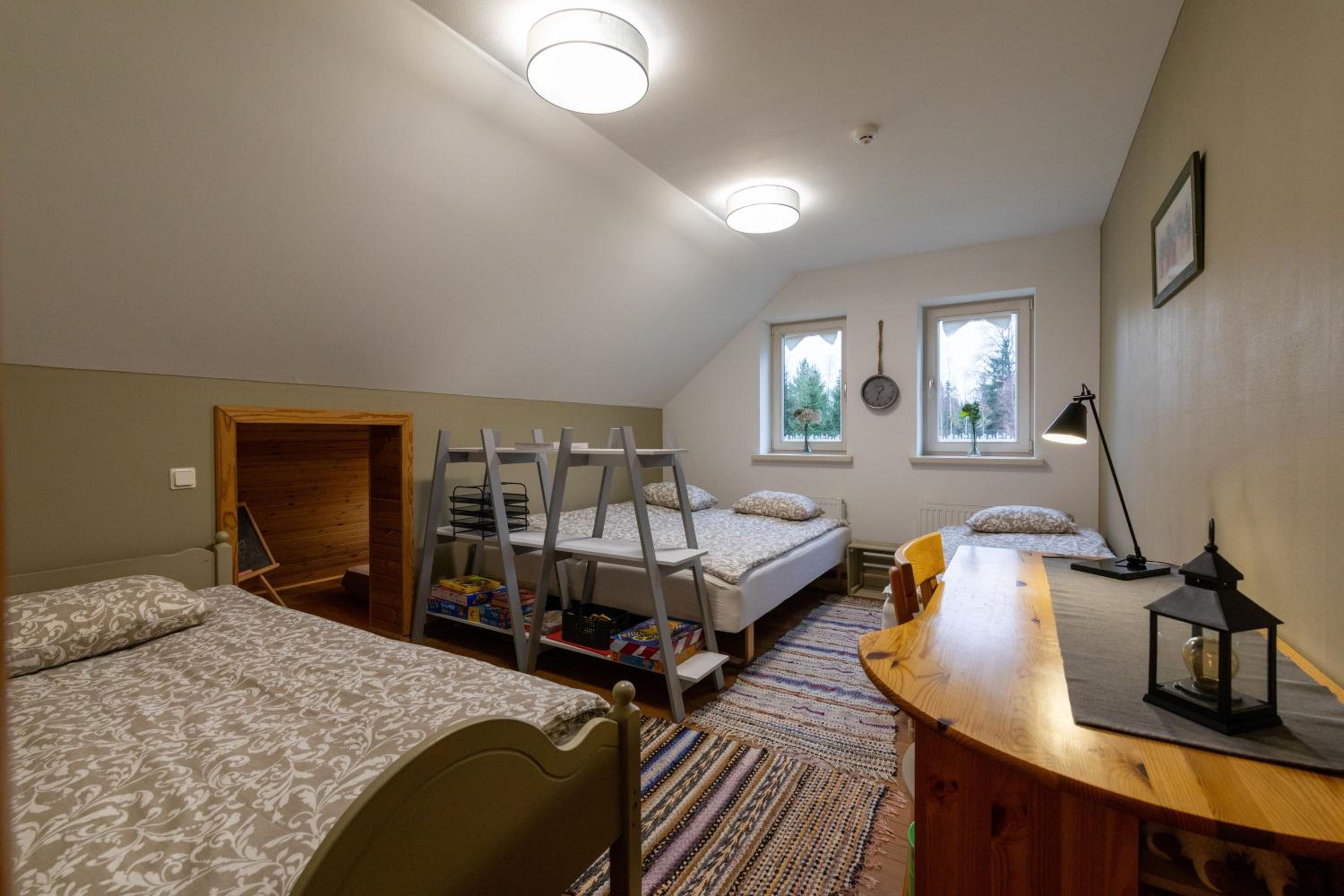 Viesu un ciemiņu brīvdienu māja Villa VĒJROZES