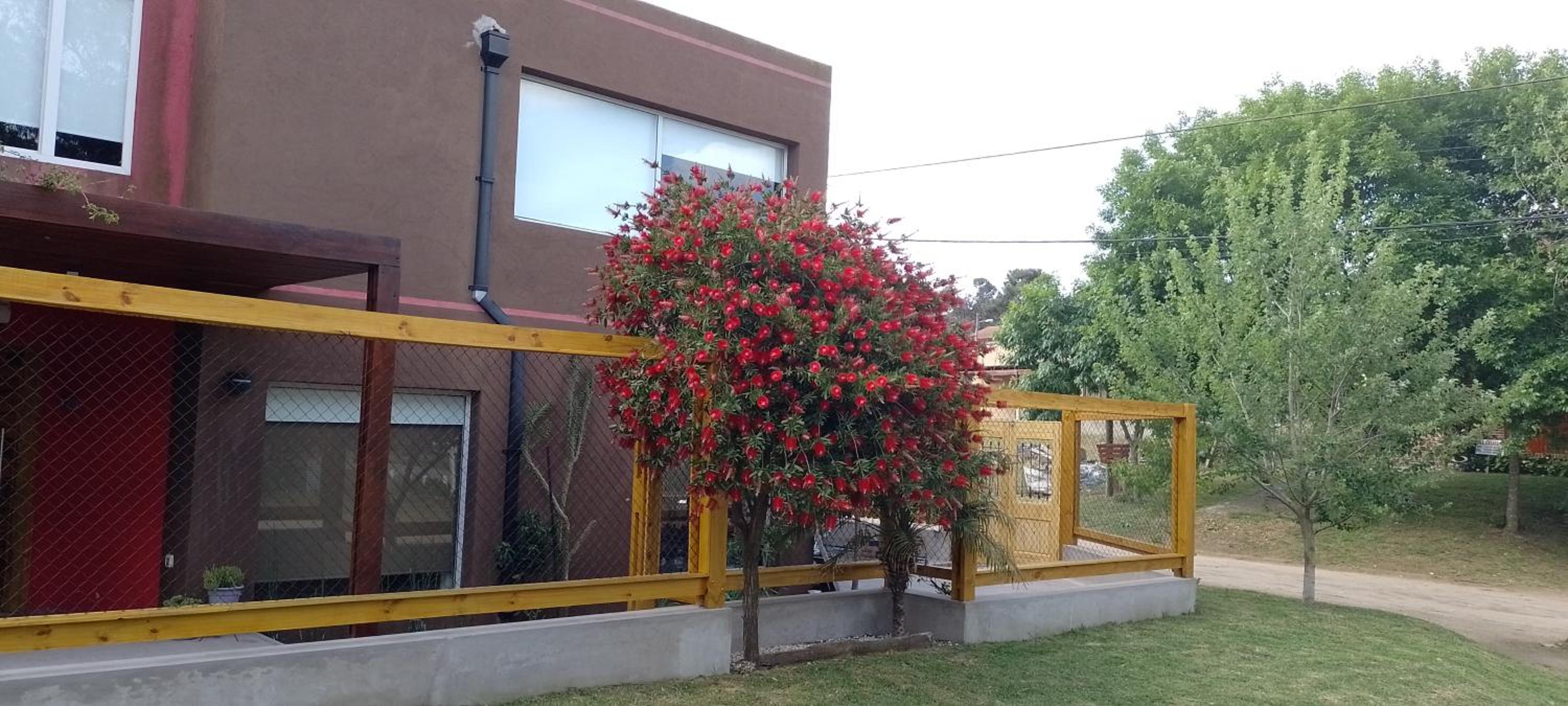 Departamento con parque a metros del mar