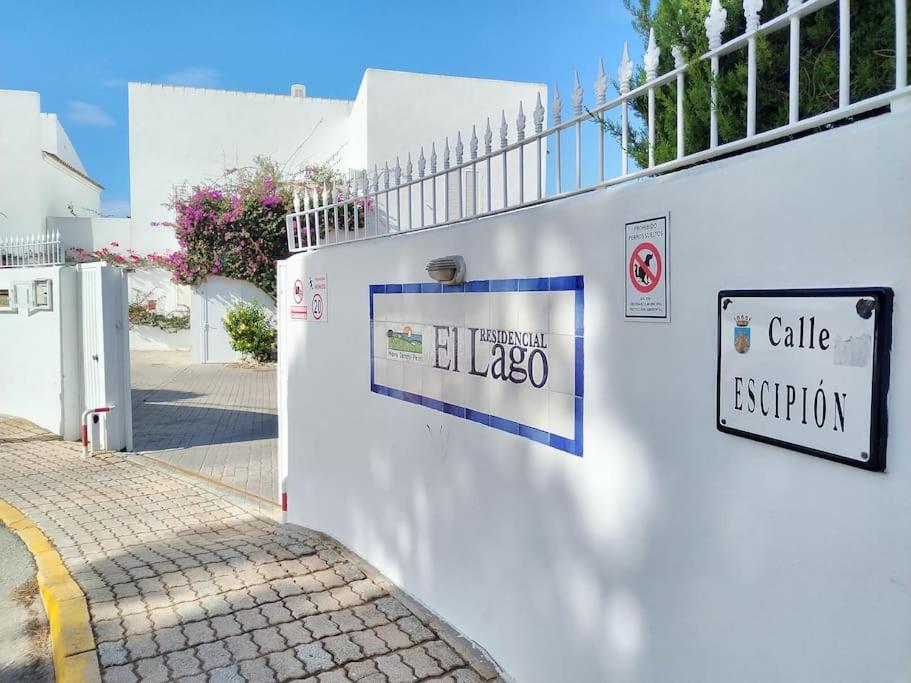Oasis de Golf y Piscina en Novo Sancti Petri 3 Bedrooms by Chiclana Dreams view 2
