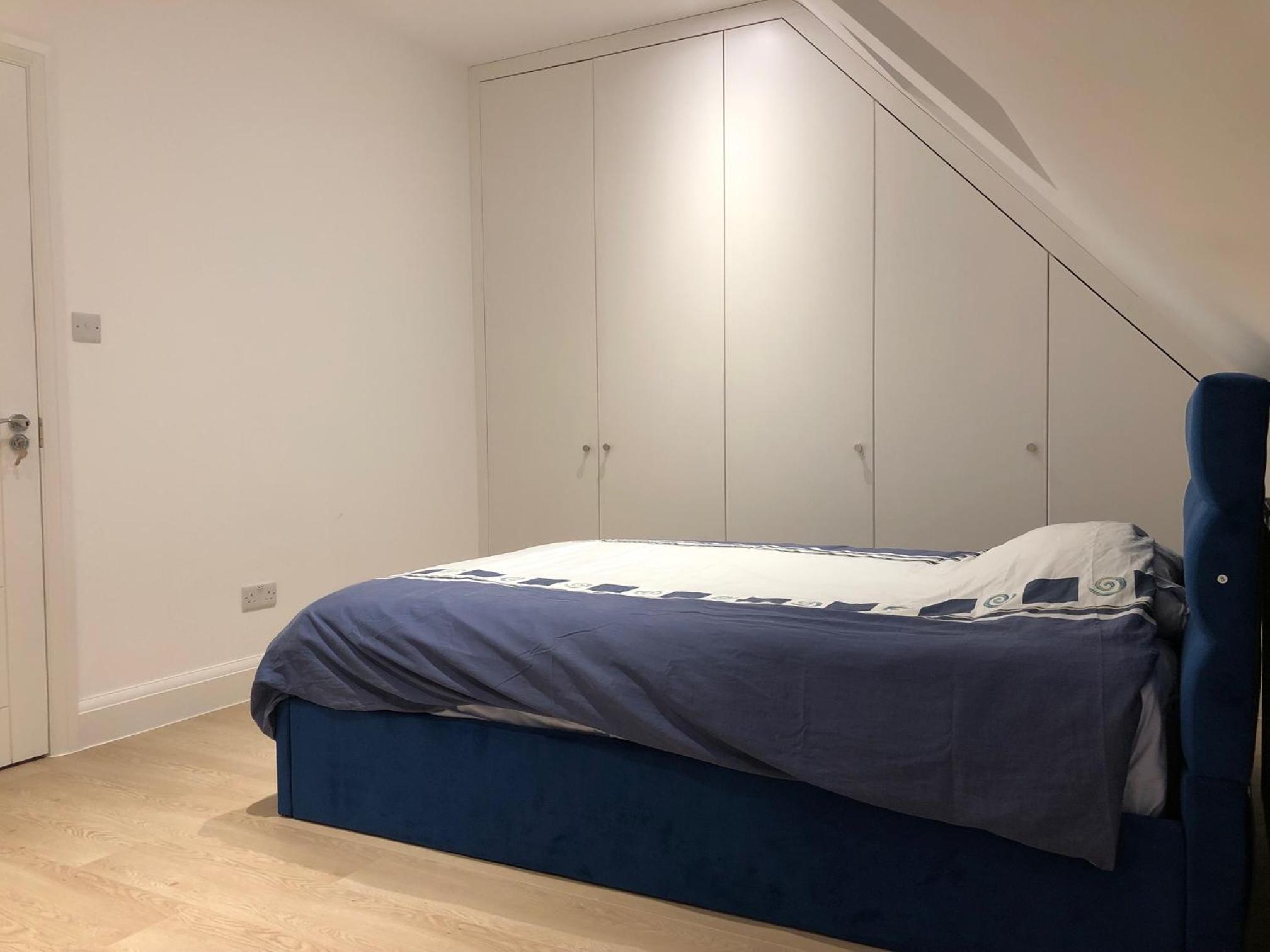 Flat 5 minutes to East Croydon Station