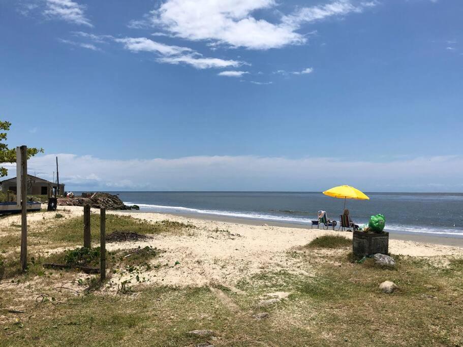 Casa nova com vista para o mar 30 metros do mar
