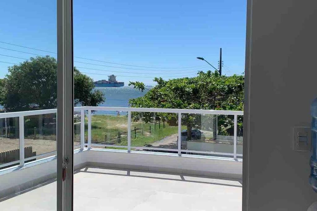 Casa nova com vista para o mar 30 metros do mar